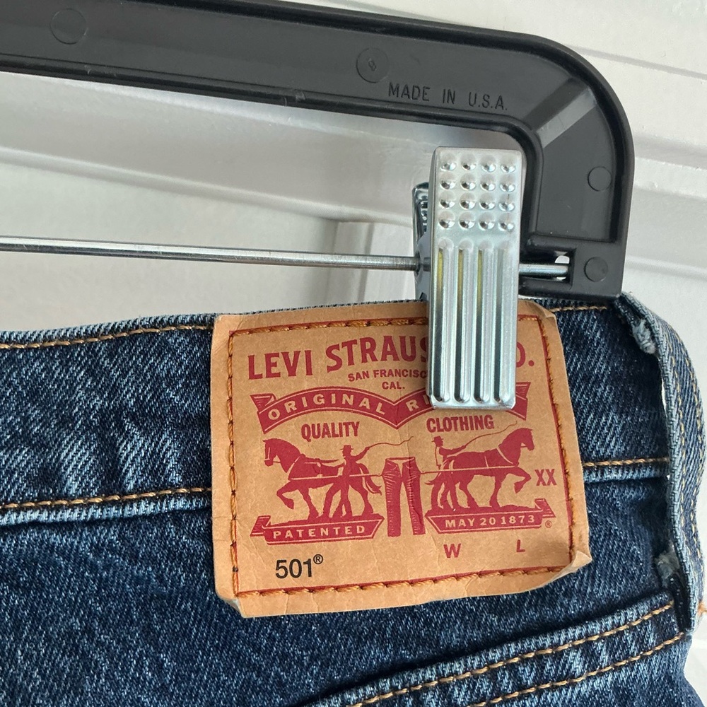 Levi’s 501 Distressed Cut Off Shorts Size 31 - Picture 4 of 8
